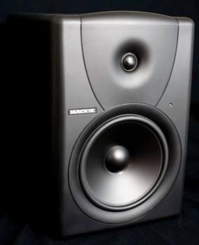 Mackie MR8
